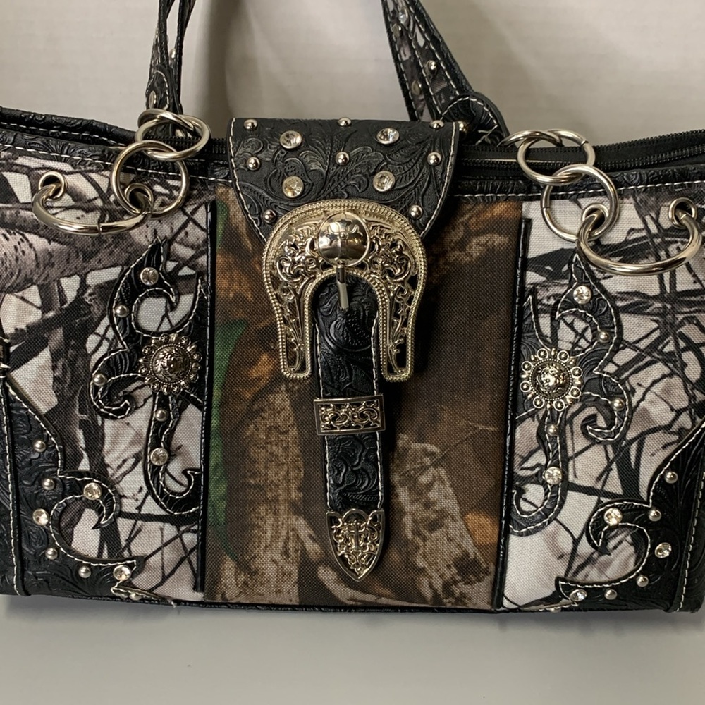 Cowgirl Trendy Camouflage Conceal & Carry Women's Bag - Picture 5 of 14